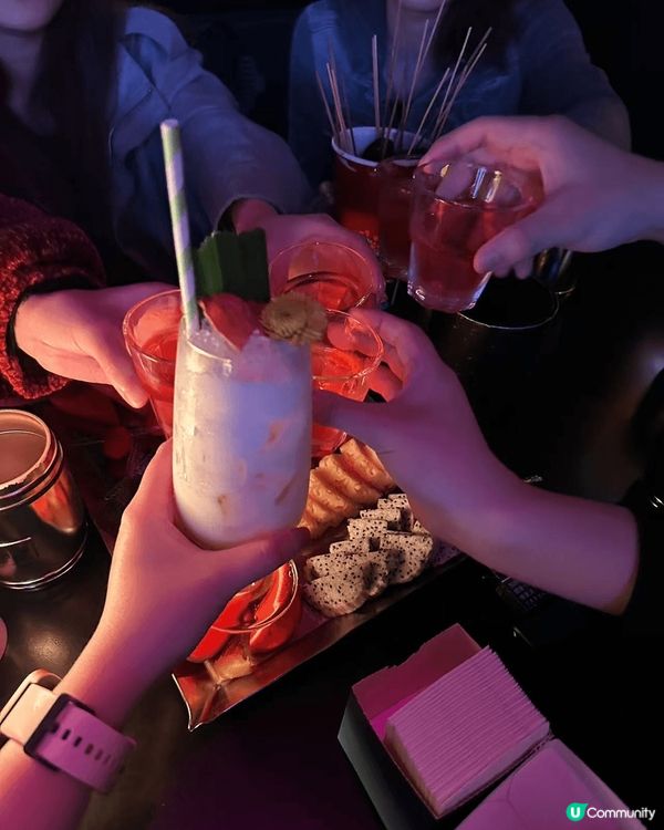 深圳 live house~可以喝酒食小食，晚上9點半開始有...