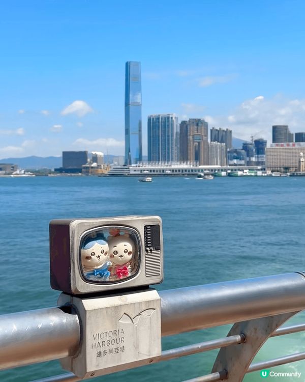 打卡維多利亞港邊上的微縮房子和電視機📺