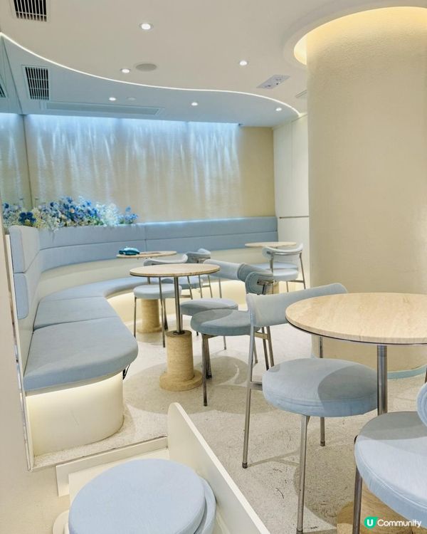 黎到呢度梗係要食呢排好紅嘅港式奶茶 Creme Brulee & 鵝肝酸種菠蘿油啦😍