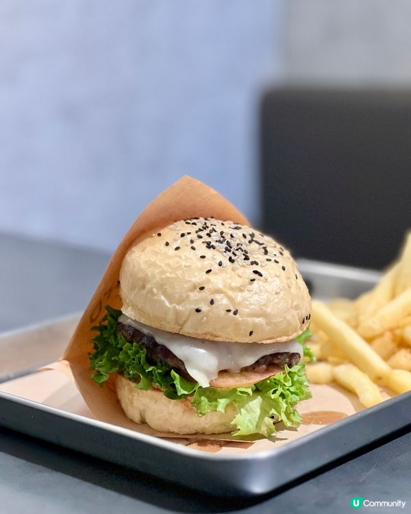 《堅尼地城出色Burger小店》