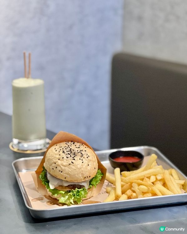 《堅尼地城出色Burger小店》