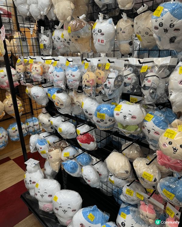 chiikawa ①人气治愈系IP：吉伊卡哇以呆萌画风与温暖...