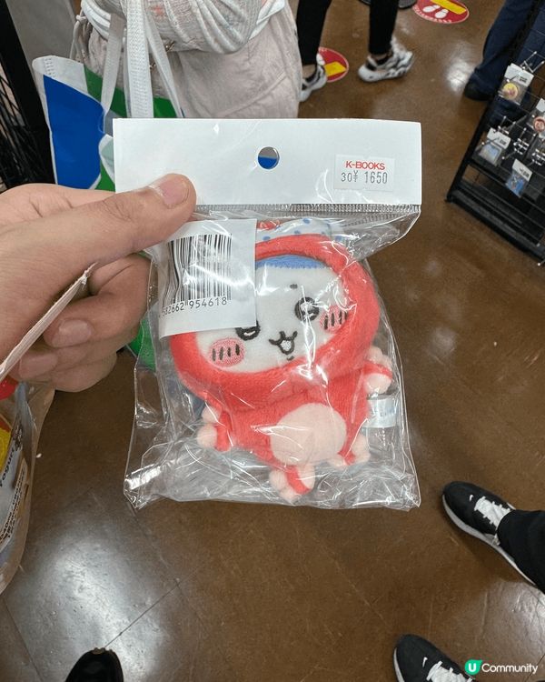 chiikawa ①人气治愈系IP：吉伊卡哇以呆萌画风与温暖...