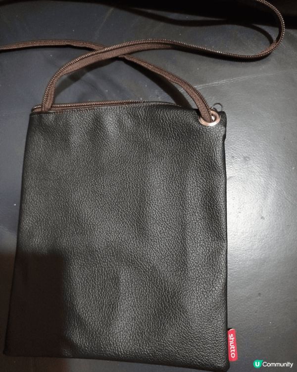 朋友去日本買回來送給我的花花手袋80元，雖然只是普通手機，但...