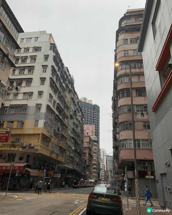 旺角通菜街舊式米芝蓮中式餅舖豎立唐樓地舖，仍堅持人手製造，欣...