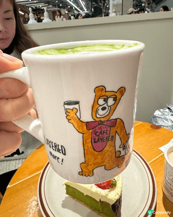 汝矣島現代百貨B1 層，好多野食好吸引，呢間甜品好好味，咖啡...