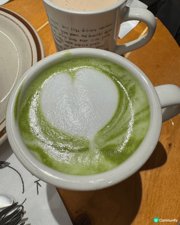 汝矣島現代百貨B1 層，好多野食好吸引，呢間甜品好好味，咖啡...