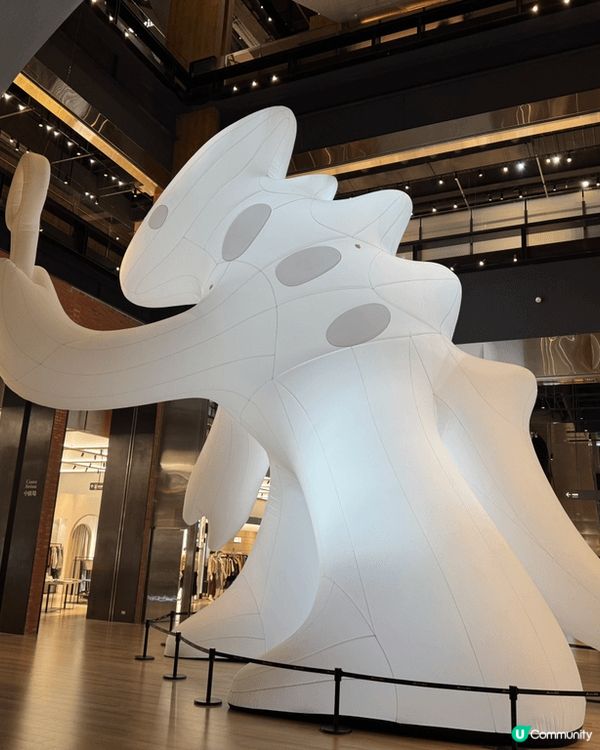 我要介紹呢個打卡熱點喺台北嘅新店，喺呢兩年開嘅一個大嘅商場，...