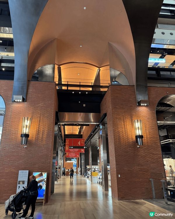 我要介紹呢個打卡熱點喺台北嘅新店，喺呢兩年開嘅一個大嘅商場，...