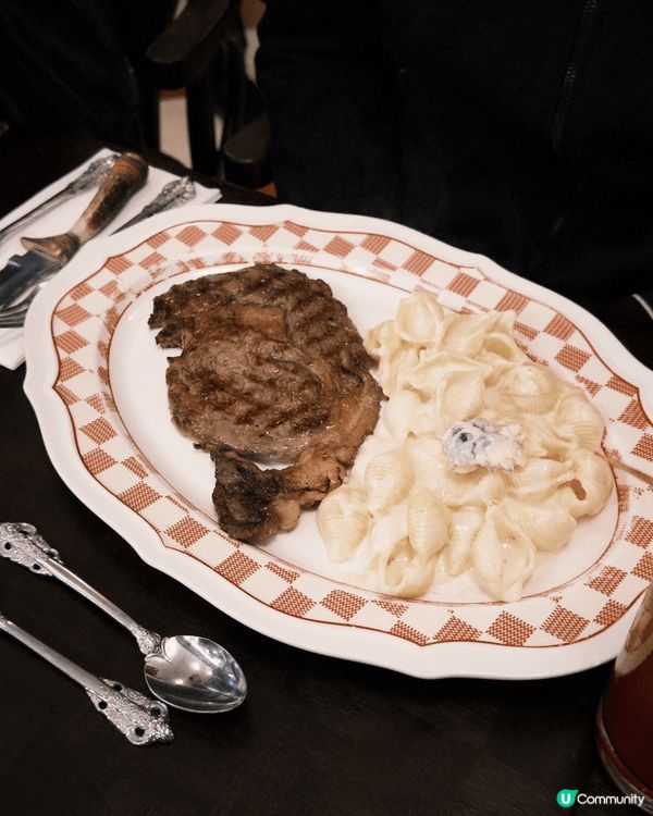 位於中環PMQ嘅西餐，牛扒好食意粉仲要任食添，環境都好靚！