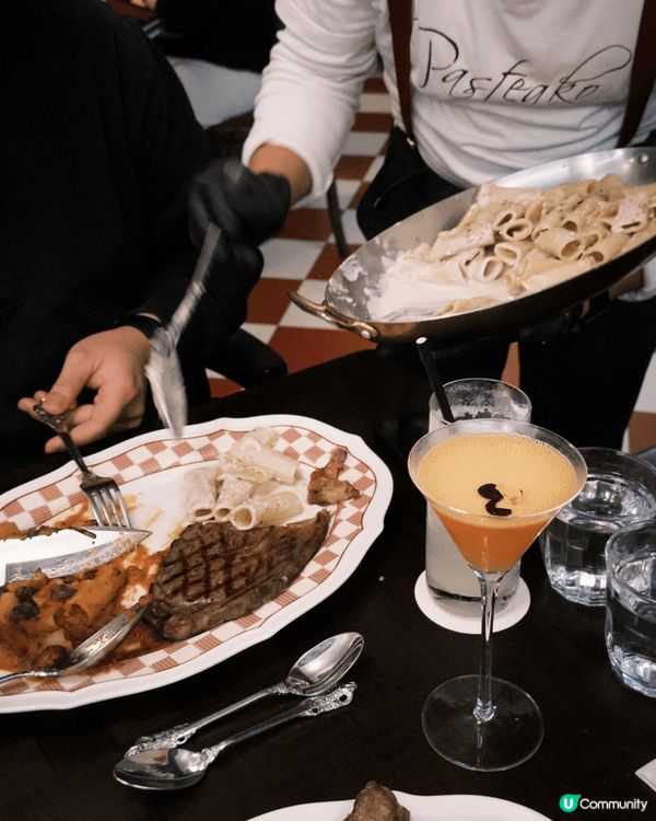 位於中環PMQ嘅西餐，牛扒好食意粉仲要任食添，環境都好靚！