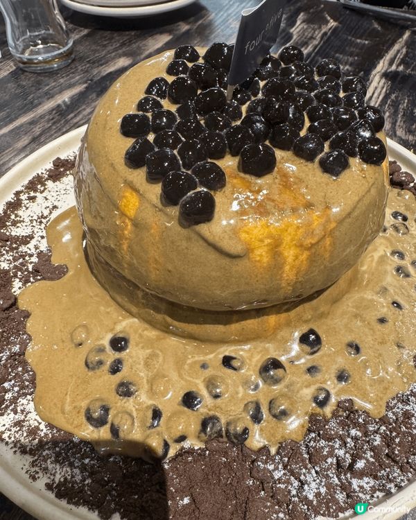 這間餐廳係食疏乎厘pancake，咁樣非常之軟熟，好味，款式...