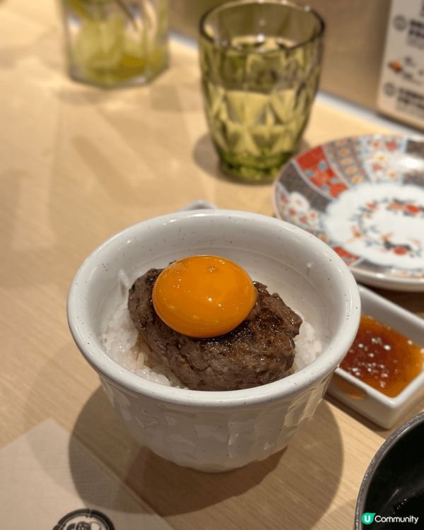 肉肉大米主打食日式牛肉漢堡，店內以開放式廚房製作漢堡，全店都...