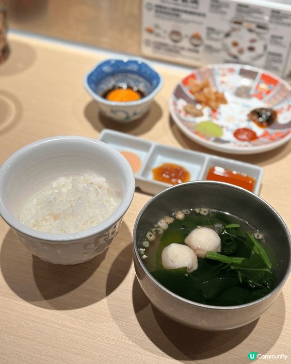 肉肉大米主打食日式牛肉漢堡，店內以開放式廚房製作漢堡，全店都...