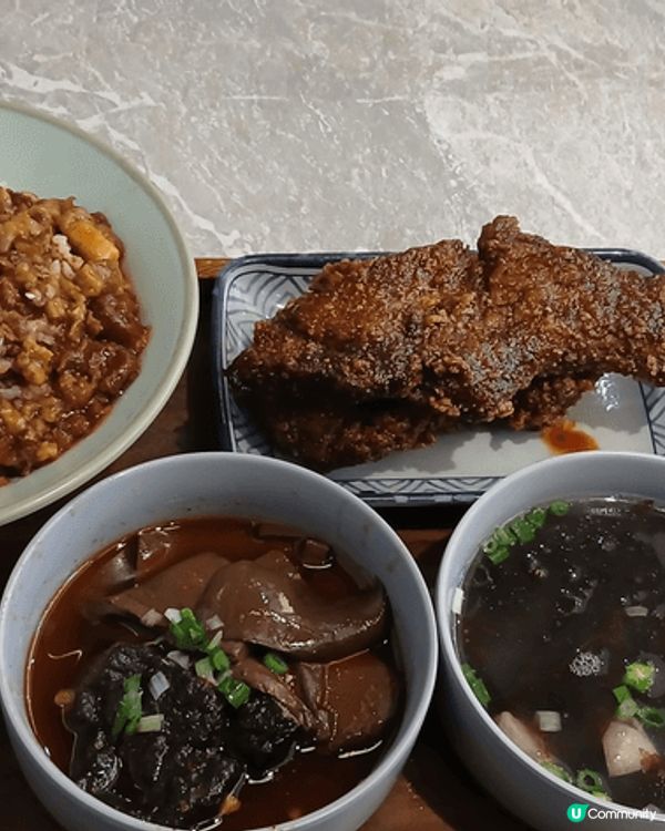 呢間係一間有養生成分既台式餐廳，你可以揀有香酥排骨，肉燥飯，...