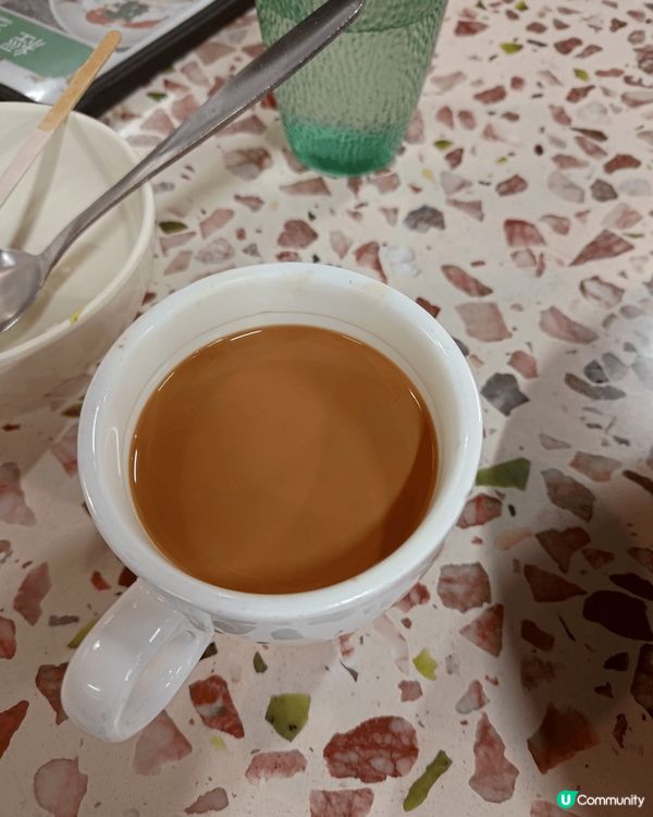 紅米。 套餐好食。 平民價。奶茶好飲。揾面出奇地好食。
