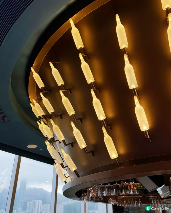 銅鑼灣皇冠假日酒店28樓嘆靚景🍹🥂環境開陽夠Chill