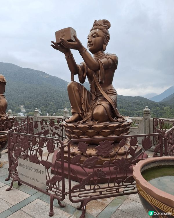 今次去大嶼山睇大佛同埋食素食，被大佛莊嚴的容貌震攝，我們也太...