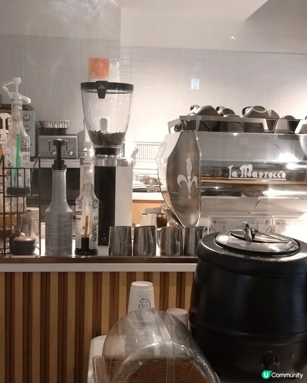 中電鐘樓文化館位處九龍亞皆老街,設於中電鐘樓內,聽到館長介紹...