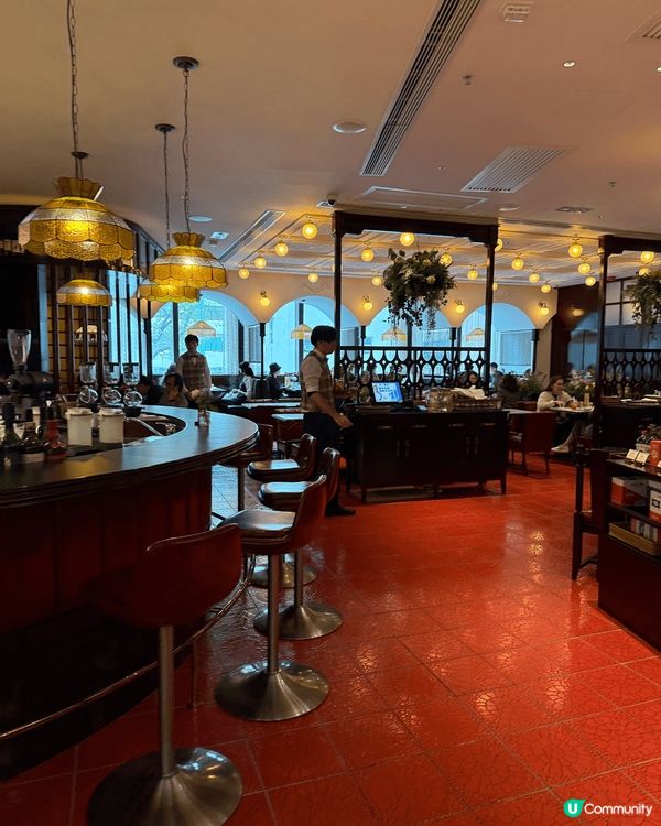 呢間餐廳係位於合和商場入邊主打日式懷舊餐廳，你見無論內外裝修...