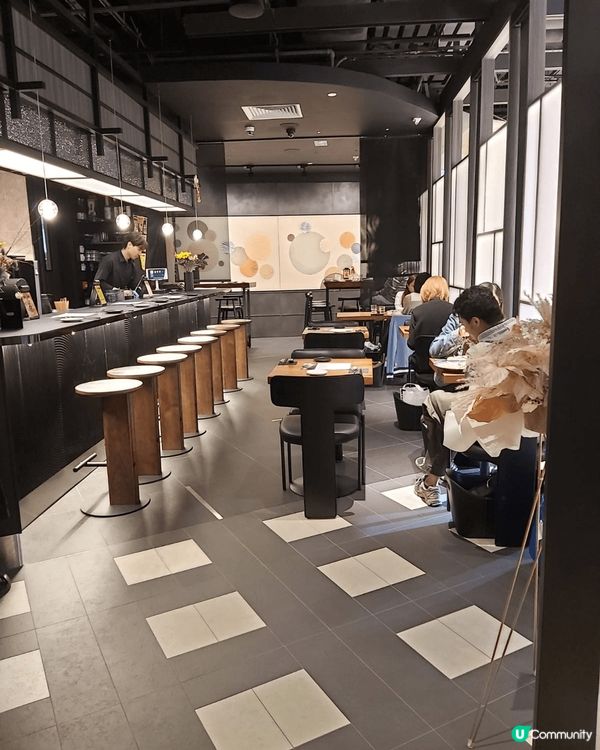 這間酒吧雖然地方細小，但是環境優美，而且坐落銅鑼灣最重要的希...