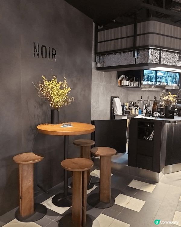 這間酒吧雖然地方細小，但是環境優美，而且坐落銅鑼灣最重要的希...