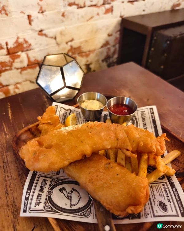 ## 工業風酒吧🍻，德國鹹豬手配醉檸茶！