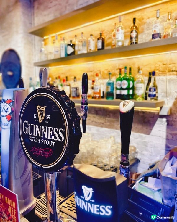 ## 工業風酒吧🍻，德國鹹豬手配醉檸茶！