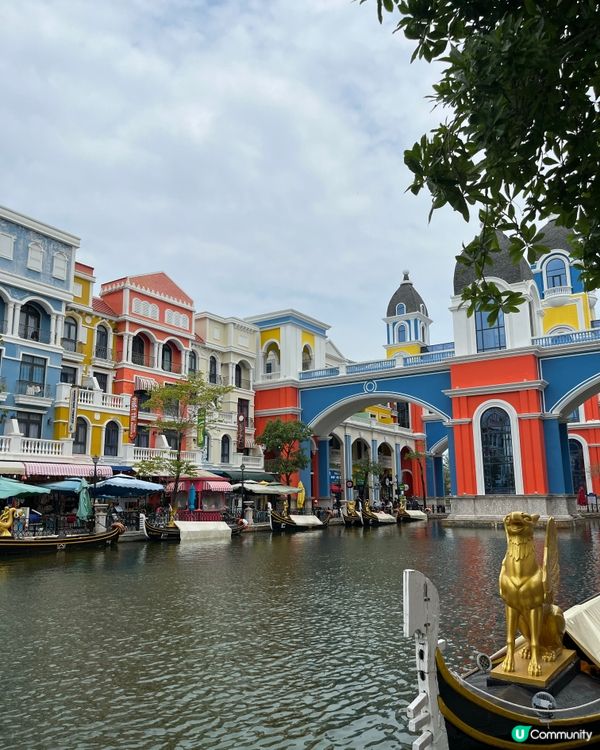 去咗越南富國島嘅著名景點「大世界」遊覽，嗰度有一條好靚嘅河，...