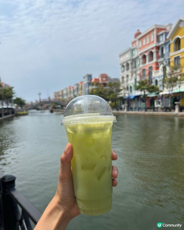 去咗越南富國島嘅著名景點「大世界」遊覽，嗰度有一條好靚嘅河，...