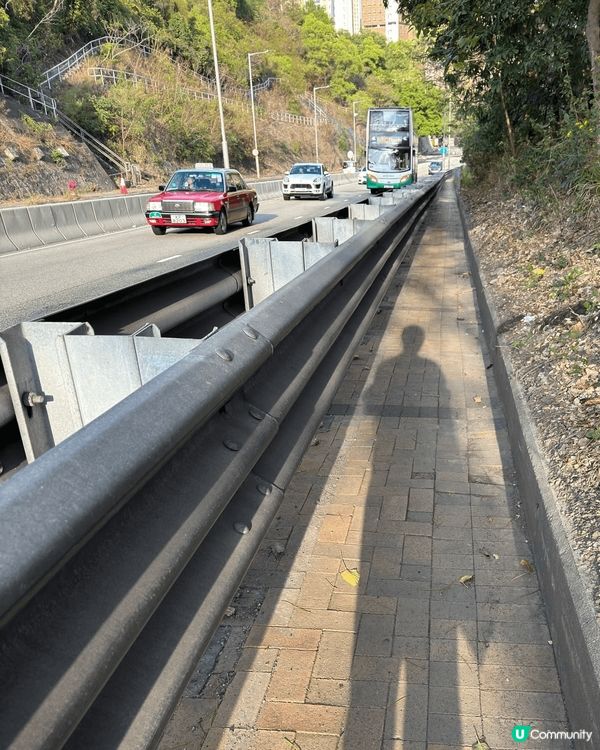 尋晚由南區自己屋企 但係鴨脷洲經過平平靜靜嘅夜景真係好靚 我...