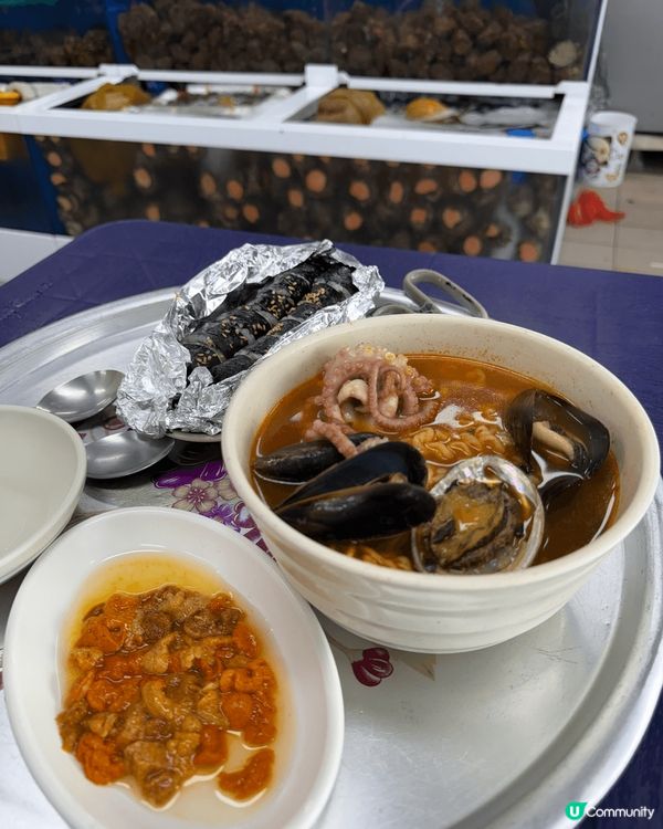 釜山影島海女村的海鮮麵超讚耶！才$55/碗就有鮑魚、海螺跟整...