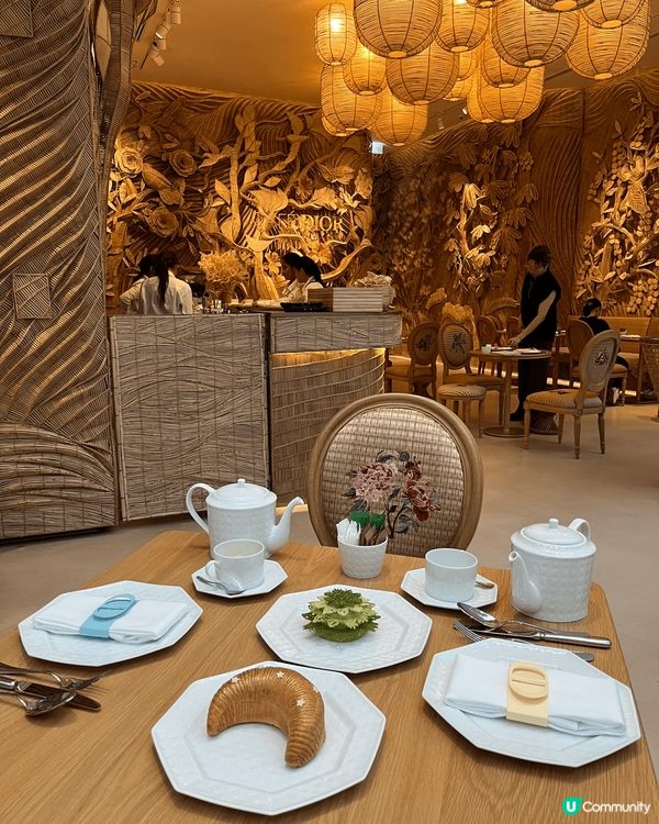 去泰國曼谷旅行，book咗 Dior 嘅 cafe 食下午茶...