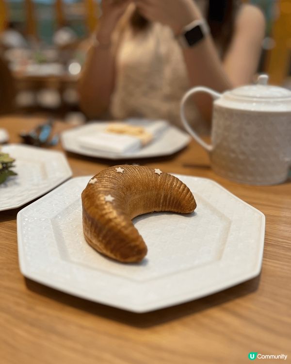 去泰國曼谷旅行，book咗 Dior 嘅 cafe 食下午茶...