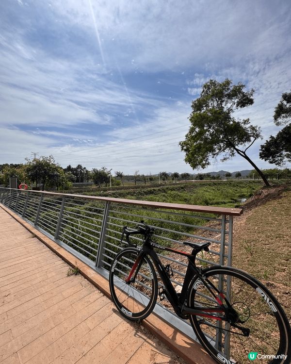 Cycling rides along the differ...