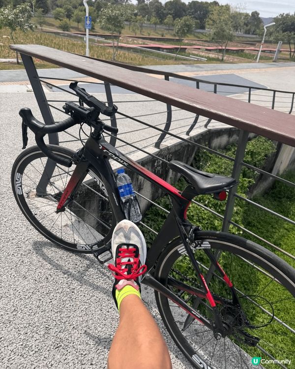 Cycling rides along the differ...