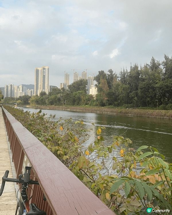 Cycling rides along the differ...