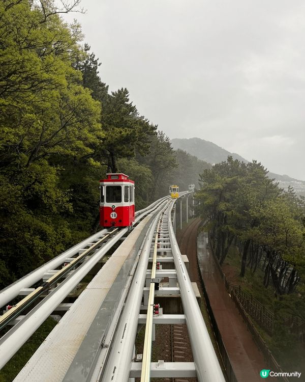 釜山海雲台膠囊列車真係超適合打卡！膠囊車廂好的骰，色彩繽紛，...