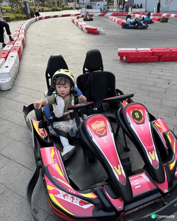 去左大陸嘅龍崗恒麟中心广场位置有室外卡丁車玩，兩歲嘅小朋友家...