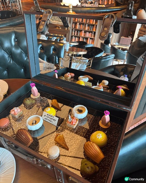 呢次為咗慶祝朋友生日，特登揀間靚餐廳食tea，間餐廳好有英式...