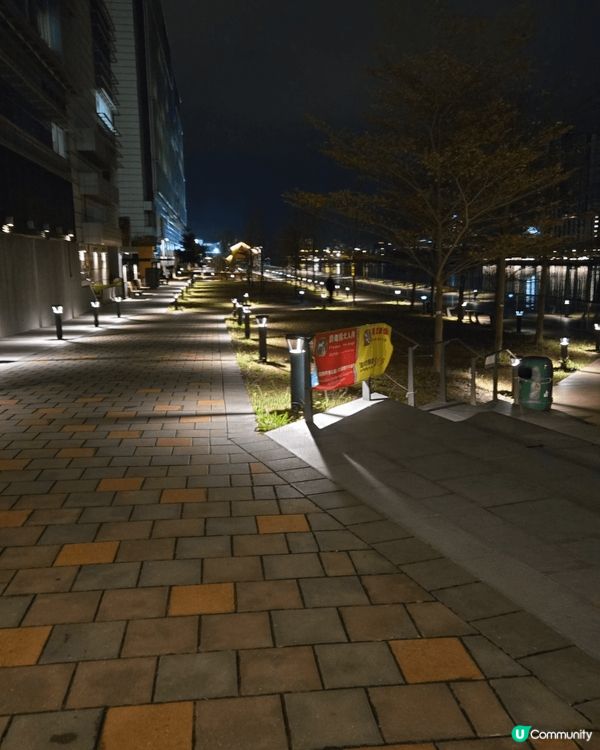 啟德體育園， 夜景非常漂亮。 值得去看吃飽飯之後