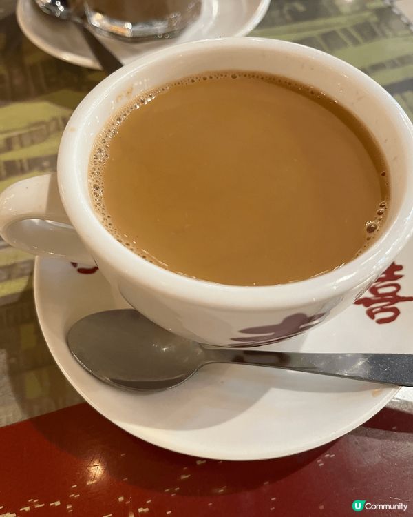 銅鑼灣茶餐廳，喜喜冰室，常餐食物豐富，牛油多士烘得好靚😋