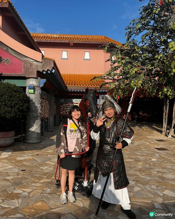 香港東涌大嶼山昂坪的天壇大佛旁邊有一個館名叫中國王朝風雲館，...