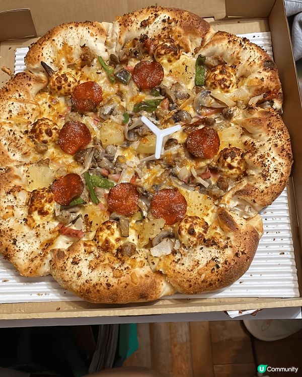 PizzaHut 八重芝士批，好食。如果長有就好啦！