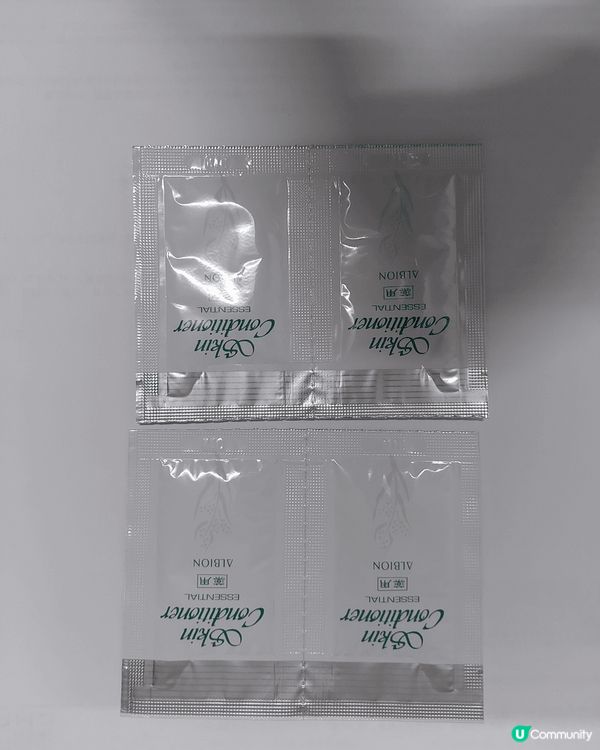 ALBION的化妝水好好用，好滋潤但完全不黏笠，而且感覺清爽...