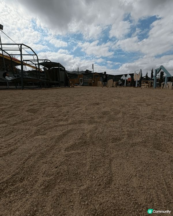 元朗大棠摘士多啤梨，岩一家大細親子活動，俾小朋友可以放足一日...