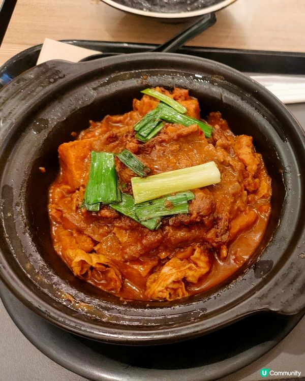 快餐店晚餐新款登場，沙嗲肉燥牛肉豆腐煲配白飯！😋