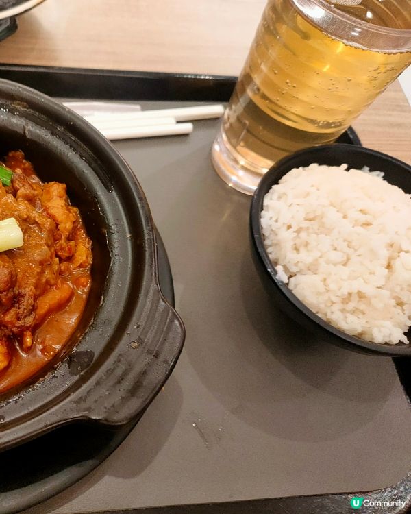 快餐店晚餐新款登場，沙嗲肉燥牛肉豆腐煲配白飯！😋