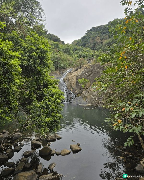 辛辛苦苦踩上河背水塘個小瀑布，欣賞隱世秘景