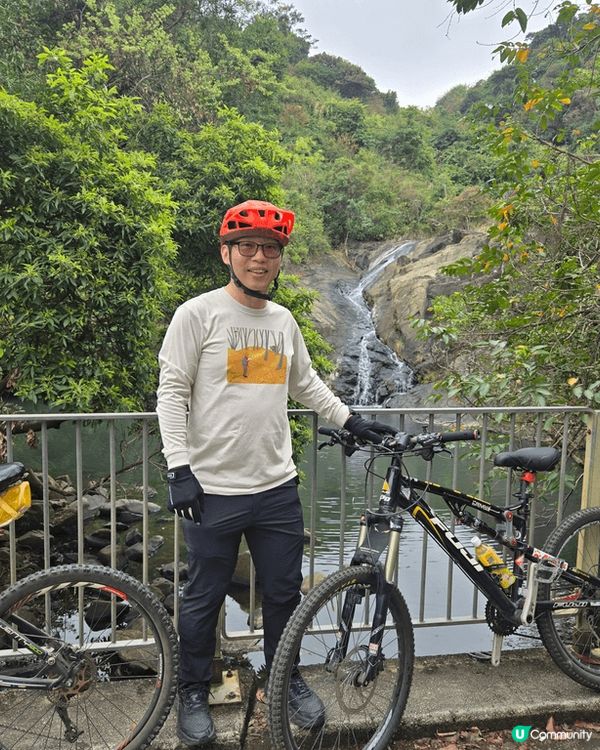 辛辛苦苦踩上河背水塘個小瀑布，欣賞隱世秘景